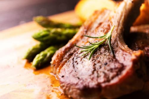 Grilled steak with rosemary and asparagus at Charm Nature B&B, Azóia Portugal