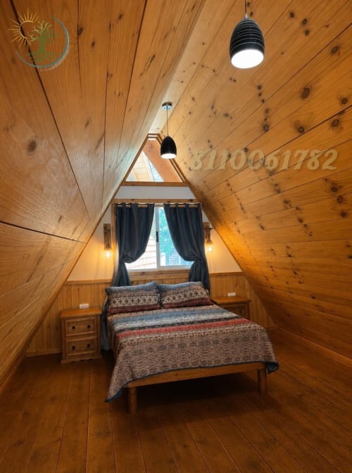 Acogedora habitación Alpina con estructura de madera tipo A-frame en Tierra Cielo & SoLuna, Potrero de Serna, con vistas a la montaña