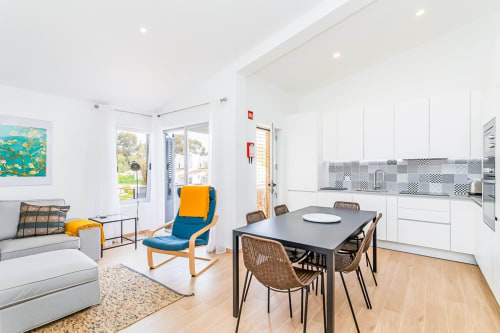 Cozinha e sala de jantar integradas modernas no apartamento Barracuda da Algarve Beach Holidays