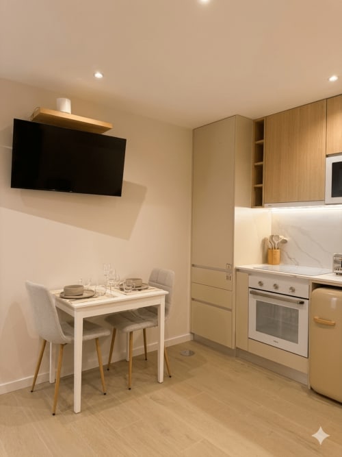 Kitchenette moderna e área de refeições do apartamento Casa Ninho, Villa Sotto Mayor, Figueira da Foz