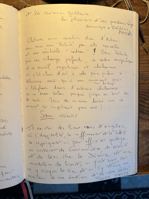Entrée de journal manuscrit en français à La Domerie, guesthouse d'Aubrac