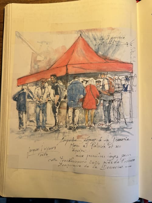 Esquisse vintage de convives réunis sous une tente rouge à La Domerie, Aubrac, rassemblement convivial