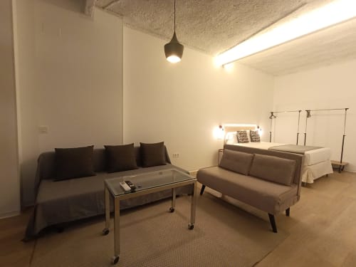 Apartamento estudio moderno en El Rincón de Sevilla con sofá cama, zona de estar y dormitorio cerca del centro de Sevilla