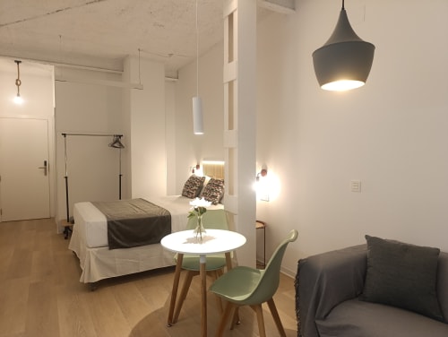Moderno apartamento estudio en El Rincón de Sevilla con cama, zona de estar y baño privado en Sevilla, España