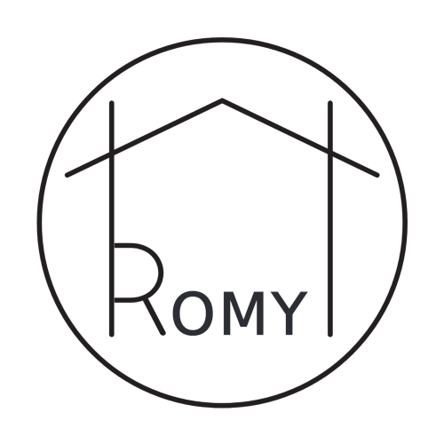 Logo Maison Romy : contour épuré d'une maison avec le texte « ROMY » inscrit dans un cercle