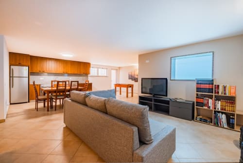 Espaçoso apartamento na Marina de Capetown, Albufeira, com sala de estar, cozinha, zona de refeições e área de lazer