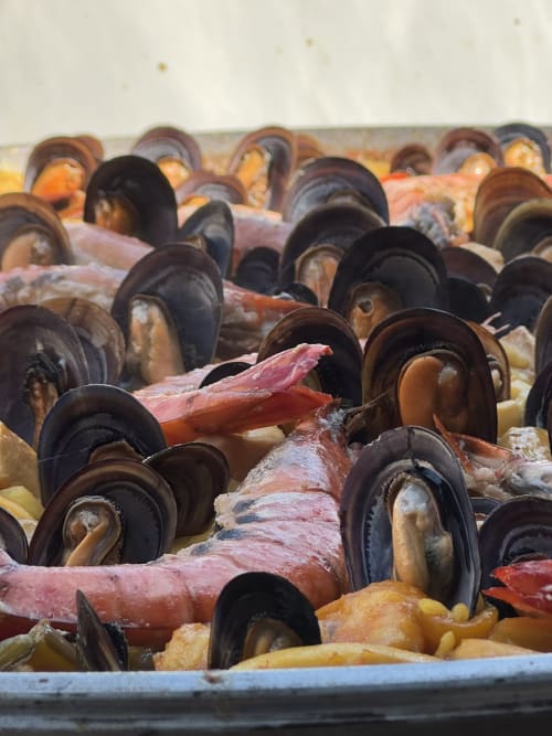 Moules fraîches et fruits de mer à L'instant D'un Séjour, une charmante maison d'hôtes à Le Gua, France