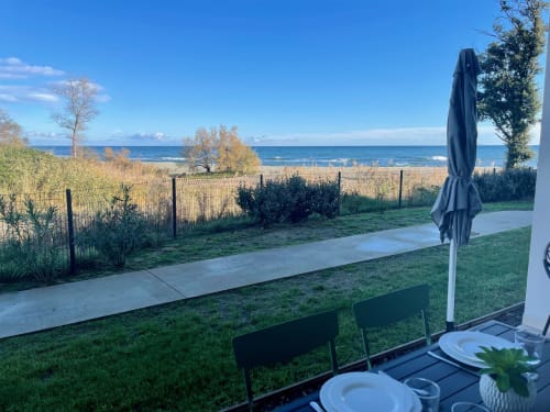 Cena fronte mare alla Résidence Marina di Bravone con vista oceano, Corsica