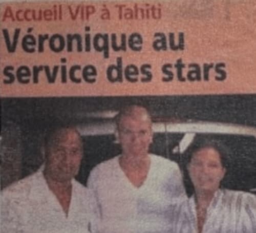 Véronique accueille les clients à Luberon L'Hôtel, un service cinq étoiles à Apt, en France
