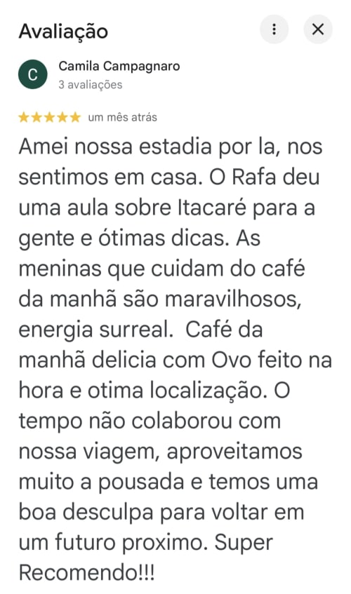 Five-star review from Camila Campagnaro for Praieira Pousada hostel in Itacaré, praising the breakfast and welcoming