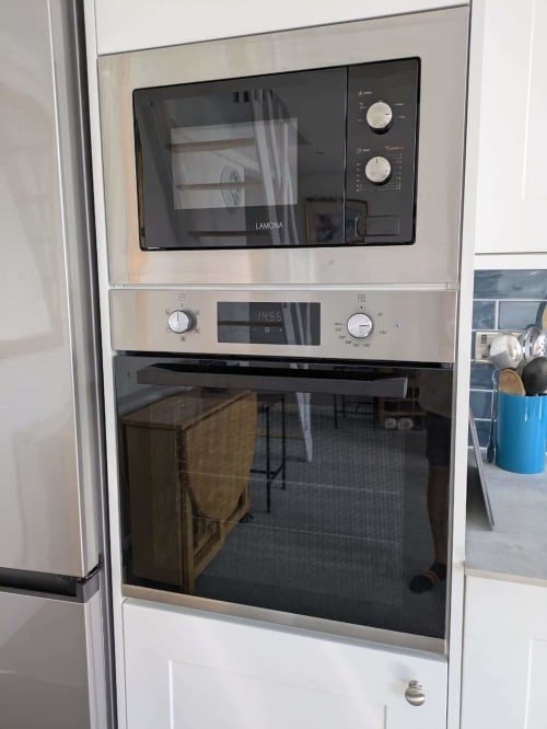 Built-in microwave and oven in Exeter holiday property kitchen