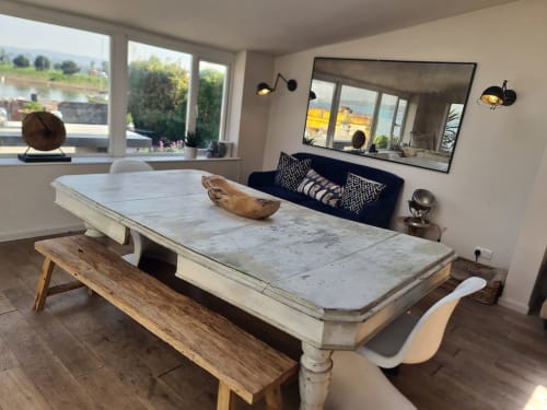 Ping pong table in contemporary lounge with scenic windows at 2 Doves Holiday Property, Exeter