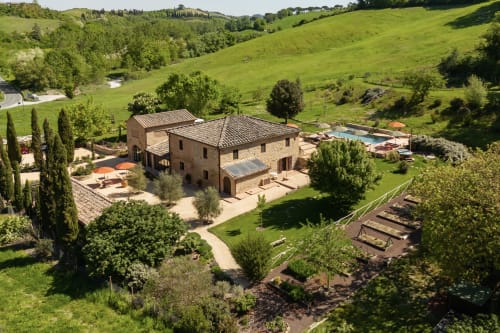 Agriturismo La Frattina in Buonconvento, Siena - stone villa with pool, gardens and rolling Tuscan hills