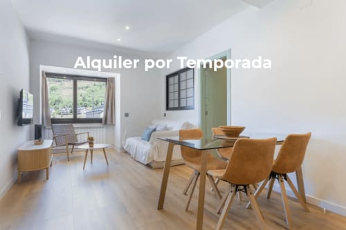 Apartamento moderno en Betrén con comedor, sala de estar, dormitorio, vista a la montaña y TV - Era Clau Homes