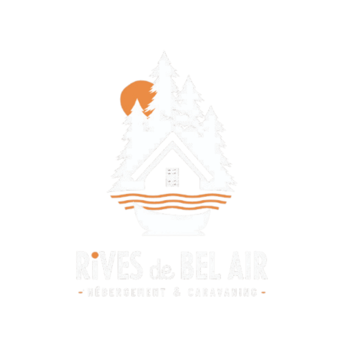 Logo du gîte Les Rives du Bel Air avec cabane, forêt, soleil et rivière en campagne française