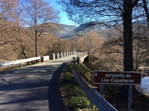 Bridge at Garganta de Los Caballeros near Hotel Gredos Maria Justina with mountain views in Navalguijo