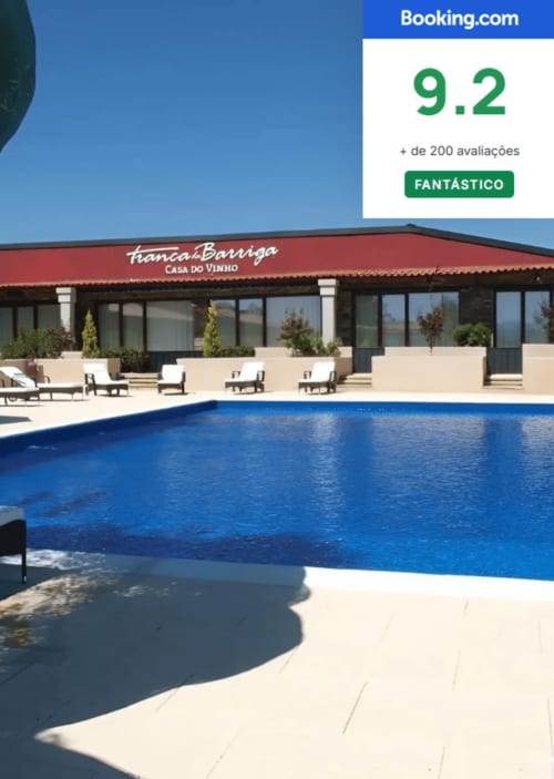 Piscina e terraço da Casa do Vinho Tranca da Barriga com avaliação 9.2 no Booking.com em Covilhã