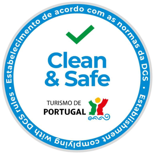Distintivo de certificação Clean & Safe do Turismo de Portugal para o hostel Sleep & Go em Esposende