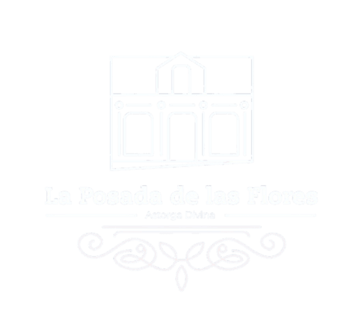 Fachada del hotel La Posada de las Flores con arquitectura colonial ornamentada en España