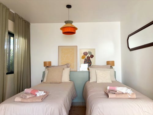 Twin beds in Room 6 at Casa Idalia Comporta boutique hotel, Comporta, with garden views and modern décor