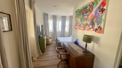 Suíte Familiar Pink-Shell com varanda em Santiago de Riba-Ue, mobiliário elegante, vista para o jardim e comodidades modernas