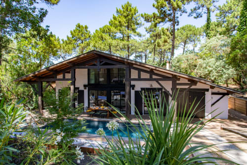 Villa Pins d'Agalis à La Loge Du Bassin, Lège-Cap-Ferret : piscine chauffée, terrasse bois et vue sur la forêt