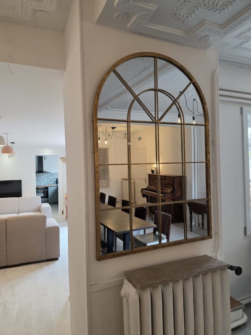 Miroir bombé reflétant la salle à manger du gîte de la cité Tirlet, Châlons-en-Champagne