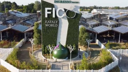 Ingresso di Fico Eataly World a Bologna Fiera con torre verde e architettura moderna vicino a B&B Gate 10