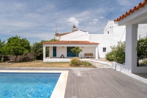 Villa Casa do Loureiro em Alandroal com piscina, terraço e arquitetura caiada