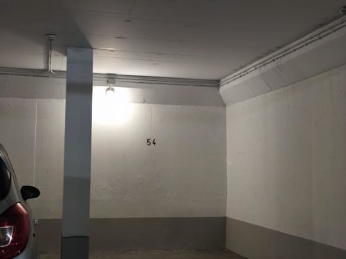 Espaço vazio de estacionamento número 54 no condomínio Albufeira Inn em Portugal