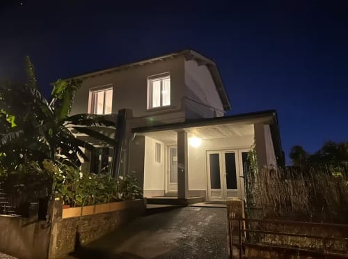 Villa des Palmiers, maison de 3 chambres la nuit à Villeneuve-sur-Lot, avec patio et jardin illuminés