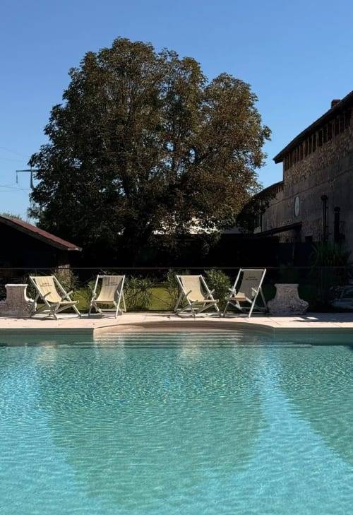 Piscina del Corte Pellegrini B&B con sdraio e albero, San Martino Buon Albergo, Verona