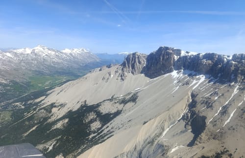 Pics alpins et vallées près de Le Petit Bégou, Saint-Auban-d'Oze, France