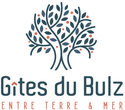 Logo Gîtes du Bulz avec arbre stylisé et baies, gîte entre terre et mer à Pleyber-Christ, France