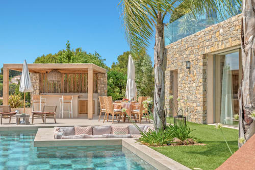Luxury villa with pool, stone architecture, and Mediterranean garden in Bandol- villa Luna