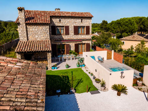Villa de luxe en pierre avec piscine et jardin au Mas De La Clé D'Or, Puget sur Argens, refuge champêtre de la Côte d'Azur