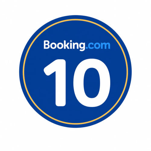 Badge de notation 10 Booking.com pour Les Maisons de Pierre et Valérie, un gîte à Honfleur, France