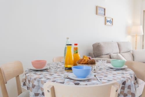 Comedor de la casita De Lisa Duplex en Haus Holiday Homes, San Javier con desayuno y vistas al mar