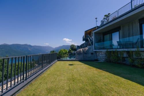 Refúgio rural Villas Eden com jardim impecável, vistas de montanha e terraço contemporâneo com vista para a zona rural portuguesa