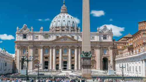 La cupola della Basilica di San Pietro in Vaticano, vicino alla Guest House Costabella nel quartiere Prati