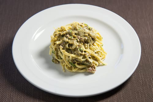 Pasta al pistacchio cremosa all'Hotel Ristorante alle Querce di Castelbuono, Sicilia