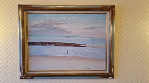 Tableau serein du coucher de soleil au bord de la rivière, avec plage de sable, bois flotté et eaux calmes à l'Hôtel Rose, Beauvoir