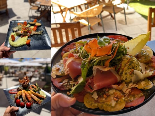 Plats gastronomiques présentés aux Loges du Luberon à Cabrières-d'Avignon, France, mettant en avant des charcuteries