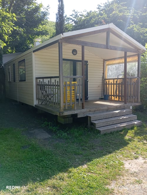 Mobilhome 21 au Clocher De Neyran, Saint Gervais sur Mare - mobil-home 4 personnes moderne avec terrasse couverte et jardin