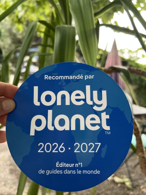 Badge de recommandation Lonely Planet 2026-2027 à La Maison d'Ambronay, Ambronay, France