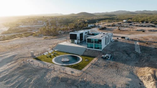 Vidasoul, lujoso BnB en La Vinorama, México con arquitectura moderna, patio circular y vistas panorámicas del desierto