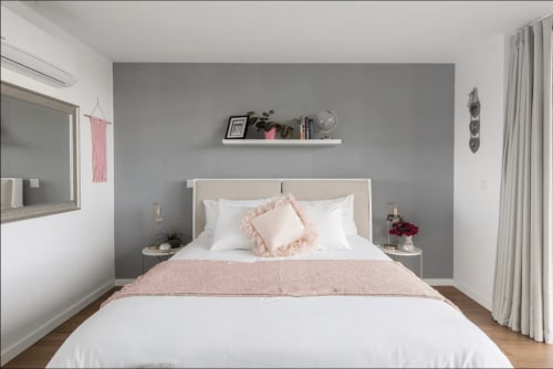 Quarto acolhedor preparado para duas pessoas