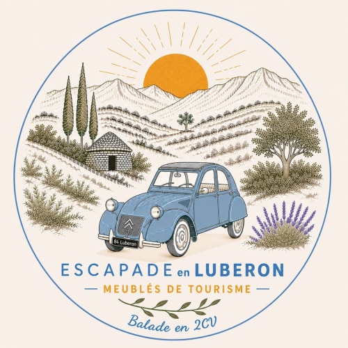 Citroën 2CV azul en el campo de Luberon al atardecer, rodeado de lavanda, olivos y casa de piedra