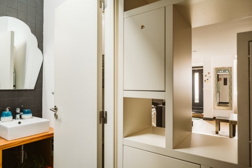 Charme da Graça hotel bathroom in Belém, Lisboa with sink, mirror, and modern fixtures