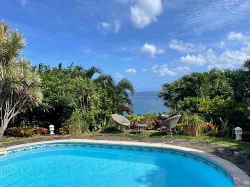 Piscine avec vue sur la mer des Caraibes